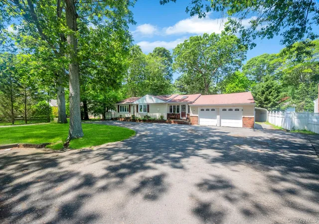 Photo 5 of Sale Pending at 86 Seawanhaka Ave, Lake Grove, NY 11755 | MLS# 938313 | Listing updated on 2025-12-29