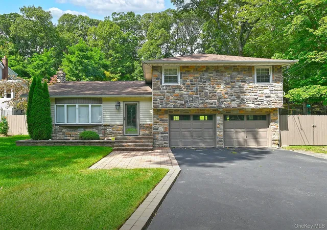 Photo 1 of Single family home for sale at 150 Hallock Landing Rd, Rocky Point, NY 11778 | MLS# 938854 | Listing updated on 2026-09-20