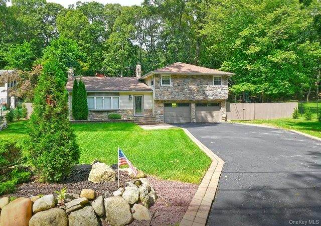 Photo 2 of Single family home for sale at 150 Hallock Landing Rd, Rocky Point, NY 11778 | MLS# 938854 | Listing updated on 2026-09-20