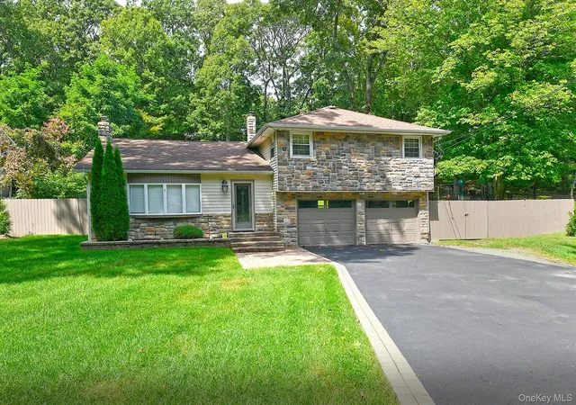 Photo 3 of Single family home for sale at 150 Hallock Landing Rd, Rocky Point, NY 11778 | MLS# 938854 | Listing updated on 2026-09-20