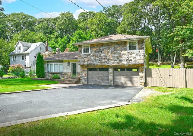 Photo 3 of Single family home for sale at 150 Hallock Landing Rd, Rocky Point, NY 11778 | MLS# 938854 | Listing updated on 2026-09-20