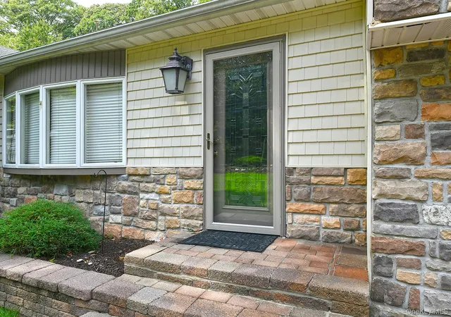 Photo 4 of Single family home for sale at 150 Hallock Landing Rd, Rocky Point, NY 11778 | MLS# 938854 | Listing updated on 2026-09-20