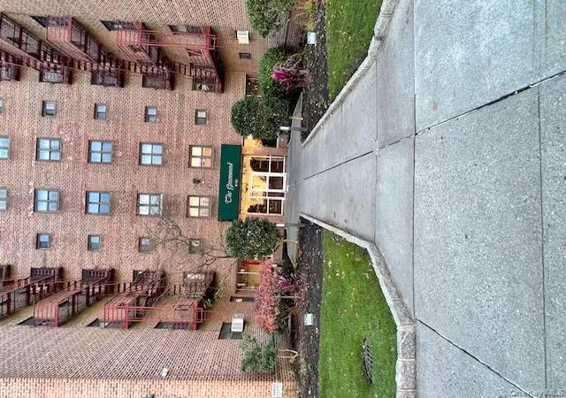 2nd image of 87 30 204 St #APT-A54, Hollis, NY 11423 | MLS# 938929