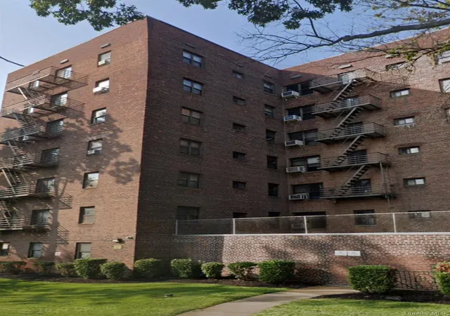 20th image of 8740 Francis Lewis Blvd #A25, Queens Village, NY 11427 | MLS# 939023