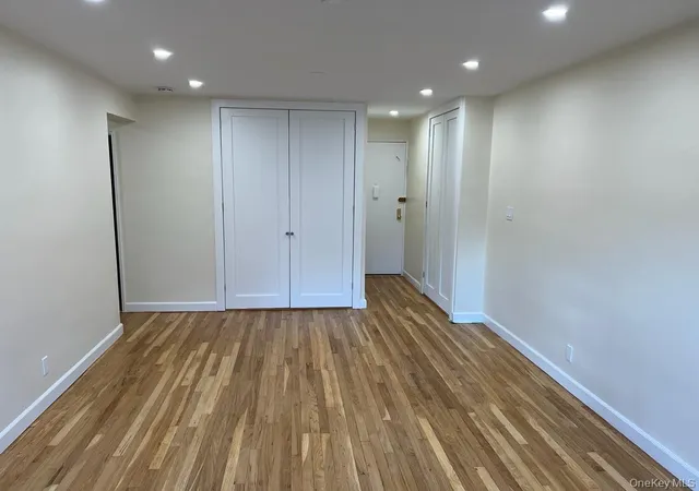 2nd image of 142 20 84 Dr #4D, Jamaica, NY 11435 | MLS# 939099