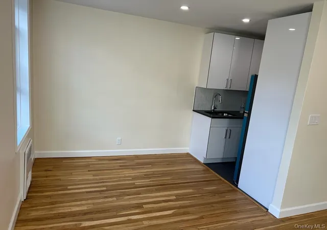 3rd image of 142-20 84 Dr #4D, Jamaica, NY 11435 | MLS# 939099