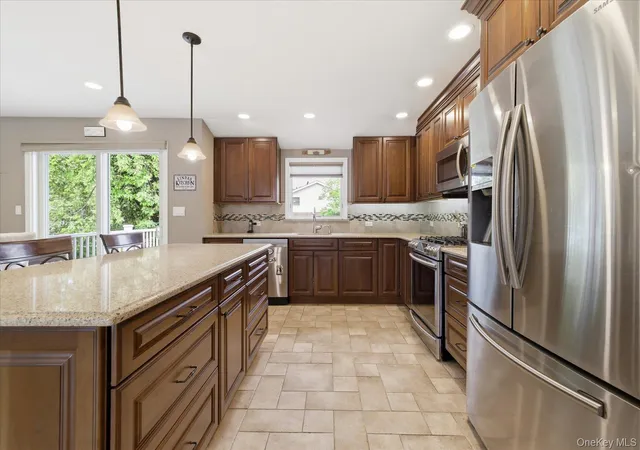 4th image of 40 Cambridge Rd, East Rockaway, NY 11518 | MLS# 939109