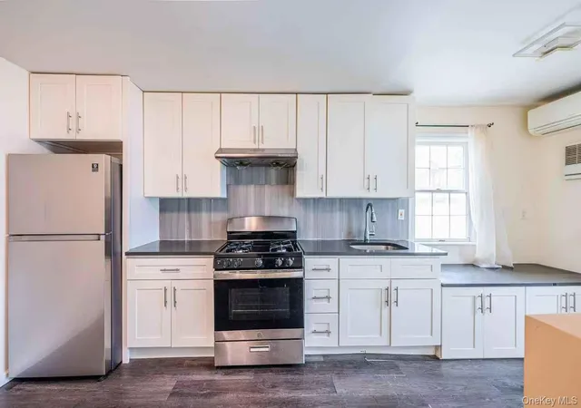 Homes for sale in New York, NY | 3314 204Th St, New York, NY 11361 | MLS# 939157