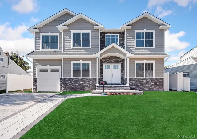 Photo 1 of Sale Pending at 30 Virginia Rd, Syosset, NY 11791 | MLS# 939207 | Listing updated on 2025-12-31