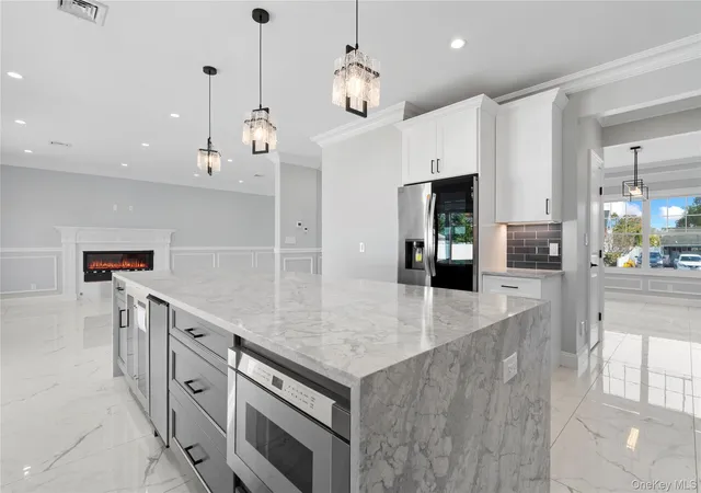 Photo 4 of Sale Pending at 30 Virginia Rd, Syosset, NY 11791 | MLS# 939207 | Listing updated on 2025-12-31
