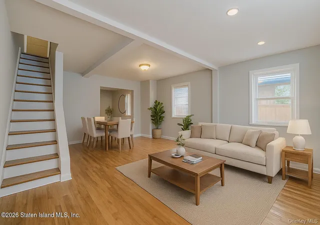 Homes for sale in New York, NY | 13 Laforge Ave, New York, NY 10302 | MLS# 939300