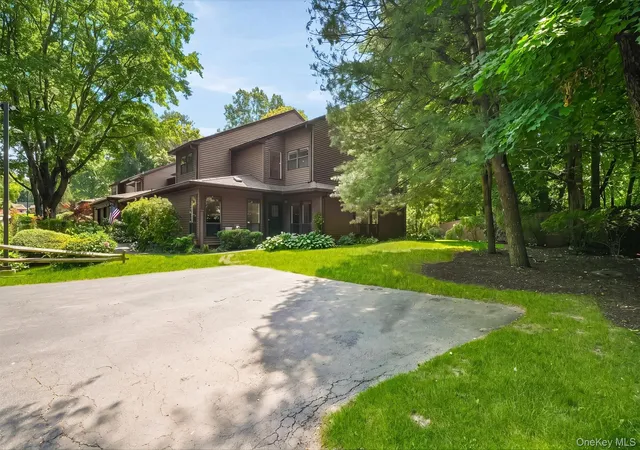 Photo 3 of Sale Pending at 56 Pond View Ct, Ossining, NY 10562 | MLS# 939652 | Listing updated on 2026-08-18