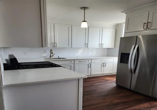 Photo 4 of Sale Pending at 6410 Myrtle Ave, Glendale, NY 11385 | MLS# 939653 | Listing updated on 2026-06-06