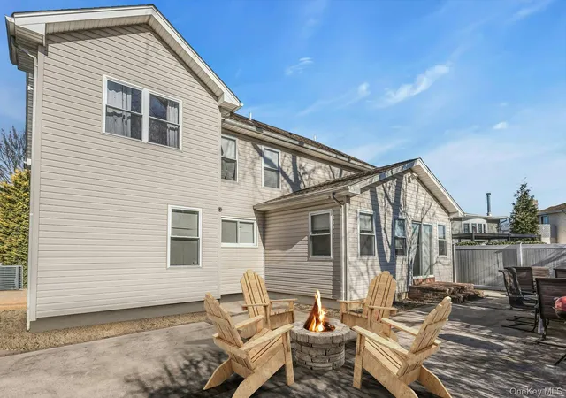 29th image of 4 Laurette Ln, Freeport, NY 11520 | MLS# 939812