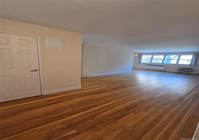 3rd image of 89 40 151, New York, NY 11414
