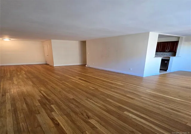 4th image of 89 40 151, New York, NY 11414