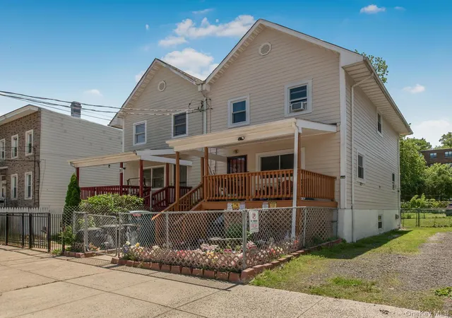Photo 3 of Single family home for sale at 6 Porach St, Yonkers, NY 10701 | MLS# 939993 | Listing updated on 2026-07-18