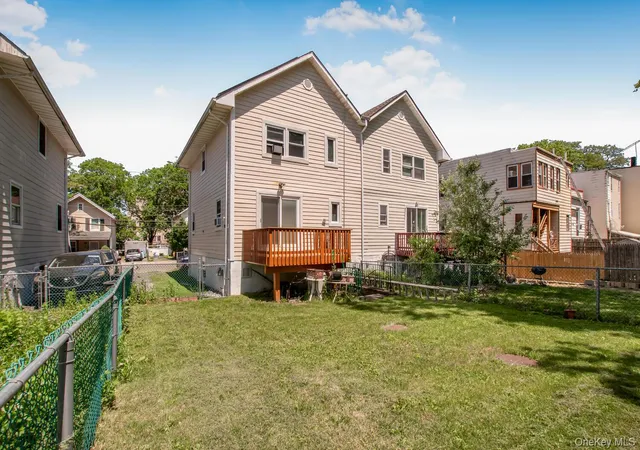 Photo 3 of Single family home for sale at 6 Porach St, Yonkers, NY 10701 | MLS# 939993 | Listing updated on 2026-07-18