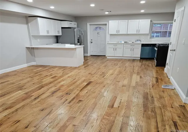 4th image of 1918 Hunt Ave, Bronx, NY 10462 | MLS# 940233