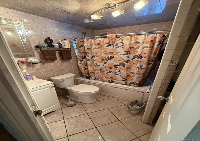 Photo 3 of House for sale at 11715 200th Street, New York, NY 11412 | MLS# 940305 | Listing updated on 2026-09-19