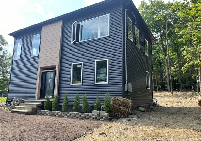 Homes for sale in Warwick (town), NY | 15 County Hwy 5, Warwick (town), NY 10925 | MLS# 940553