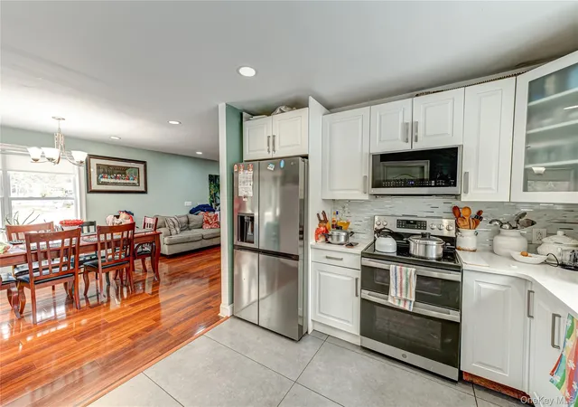 3rd image of 85 Bayview Ave, East Patchogue, NY 11772 | MLS# 940691