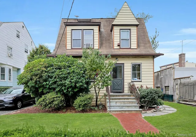 1st image of 11 Woodland Ave, New Rochelle, NY 10805 | MLS# 940705