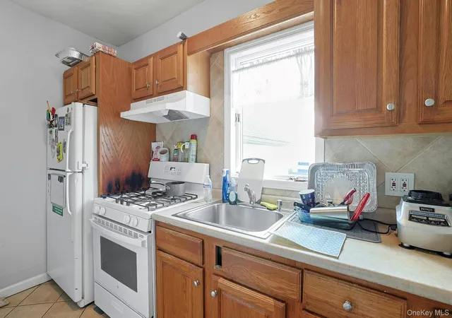 5th image of 11 Woodland Ave, New Rochelle, NY 10805 | MLS# 940705