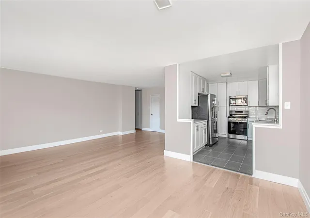 Photo 3 of House for sale at 2500 Johnson Ave #6M, New York, NY 10463 | MLS# 940874 | Listing updated on 2026-10-07