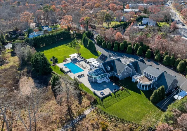 Photo 3 of Single family home for sale at 19 W Tiana Rd, Hampton Bays, NY 11946 | MLS# 940936 | Listing updated on 2026-01-20