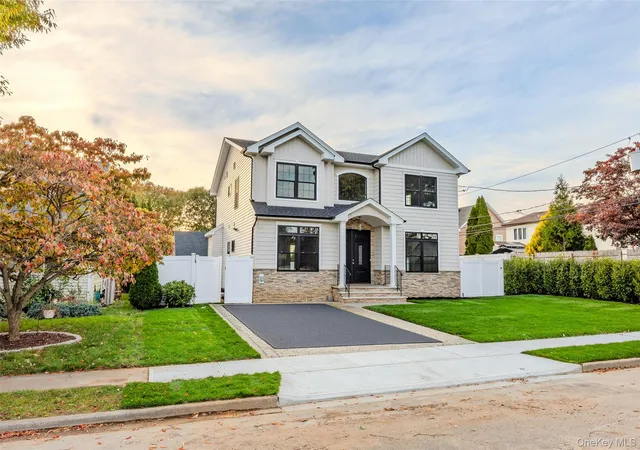 Photo 1 of Single family home for sale at 30 Briggs St, Hicksville, NY 11801 | MLS# 940946 | Listing updated on 2026-10-28