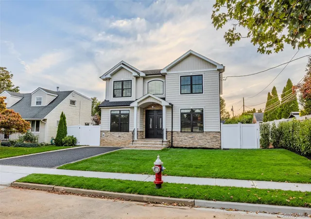 Photo 2 of Single family home for sale at 30 Briggs St, Hicksville, NY 11801 | MLS# 940946 | Listing updated on 2026-10-28