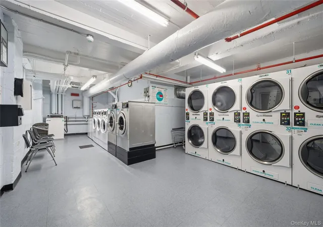 20th image of 226 26 Union Turnpike #1R, Oakland Gardens, NY 11364 | MLS# 940952