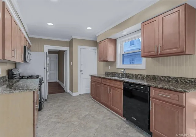 Photo 4 of Sale Pending at 245 Plainfield Ave, Hempstead, NY 11001 | MLS# 940966 | Listing updated on 2026-06-02