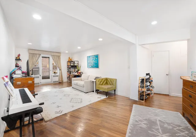 3rd image of 104-20 68Th Dr #B22, Forest Hills, NY 11375 | MLS# 941092