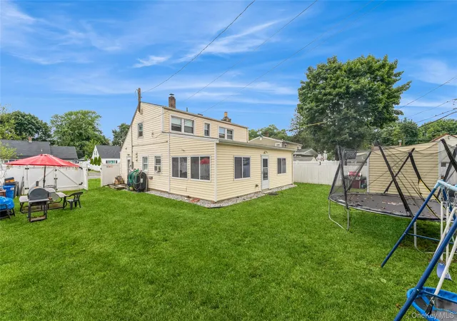 20th image of 13 Floral Ln, Westbury, NY 11590 | MLS# 941156
