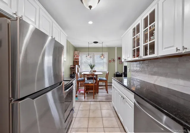 Photo 3 of Sale Pending at 2453 Union Blvd #32A, Islip, NY 11751 | MLS# 941251 | Listing updated on 2026-09-16