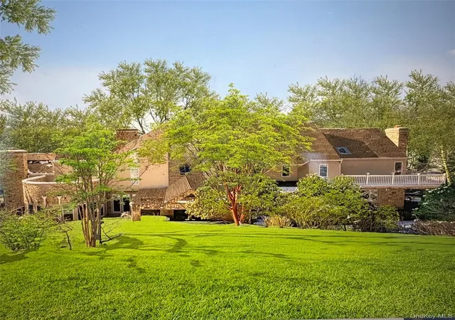 Photo 3 of Sale Pending at 301 Oakley Ct, Mill Neck, NY 11765 | MLS# 941260 | Listing updated on 2026-06-10