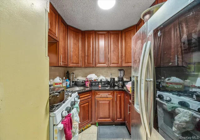 Listing Photo 5 - Condo for sale in building located at 657 E 102nd St, New York City, NY 11236