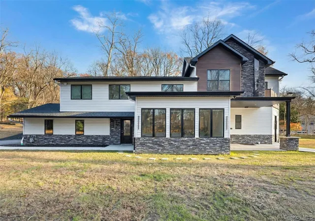 1st image of 9 Wendover Ln, Suffern, NY 10901 | MLS# 941448