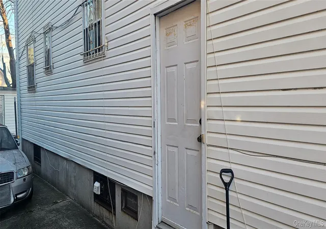 3rd image of 144-49 223Rd St, Laurelton, NY 11413 | MLS# 941482
