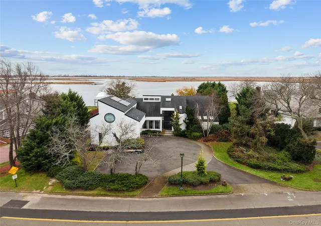 Photo 3 of Single family home for sale at 1010 Seawane Dr, Hempstead, NY 11557 | MLS# 941567 | Listing updated on 2026-04-18
