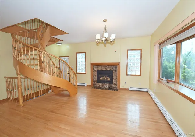 Photo 2 of Sale Pending at 2 Aster Dr, North Hempstead, NY 11040 | MLS# 941596 | Listing updated on 2026-09-04