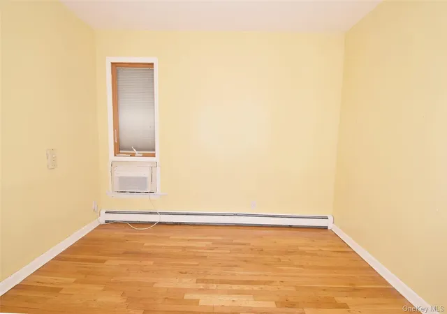 Photo 3 of Sale Pending at 2 Aster Dr, North Hempstead, NY 11040 | MLS# 941596 | Listing updated on 2026-09-04