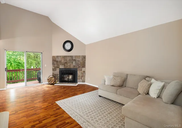 Photo 4 of Condo for sale at 806 Orchard Hl Ln, Southeast, NY 10509 | MLS# 941610 | Listing updated on 2026-09-18