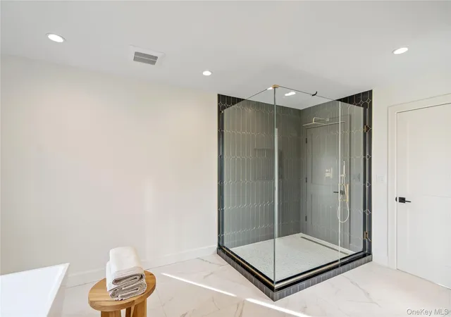 41st image of 81 Bayview Ave, Massapequa, NY 11758 | MLS# 941656