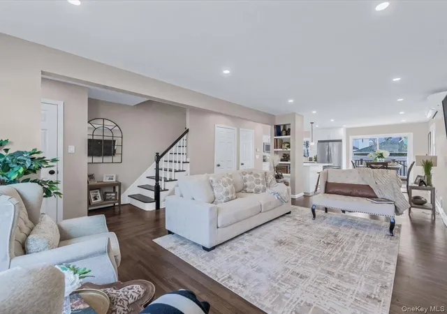 5th image of 10514 Van Wyck Expy, South Richmond Hill, NY 11419 | MLS# 941729