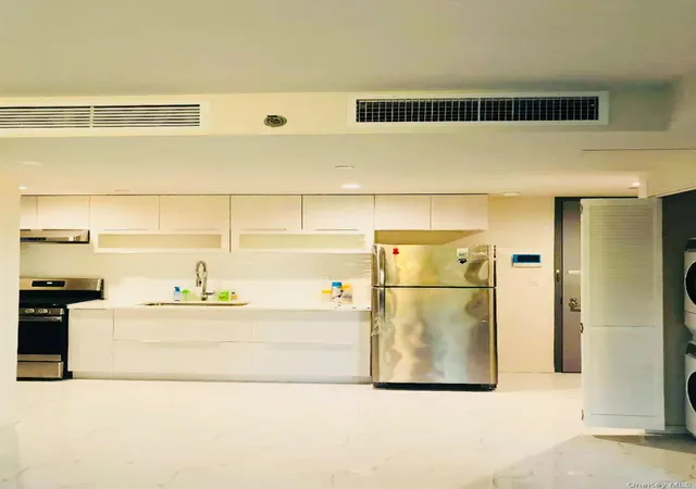 2nd image of 35 08 146th St #4C, Flushing, NY 11354 | MLS# 941730