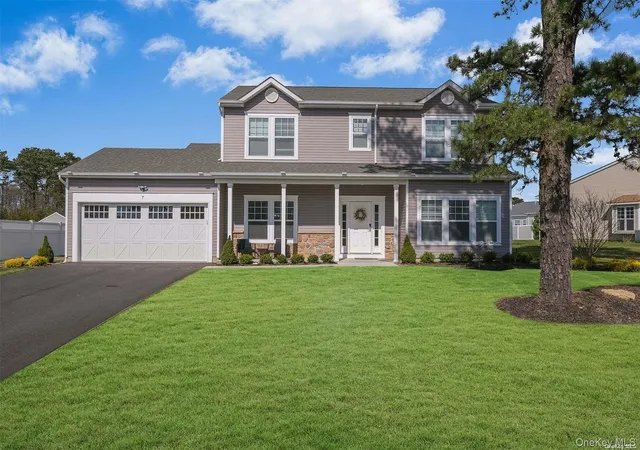 1st image of 7 Pondview Cir, Shirley, NY 11967 | MLS# 941803