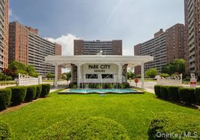 2nd image of 61-15 98Th St, Rego Park, NY 11374